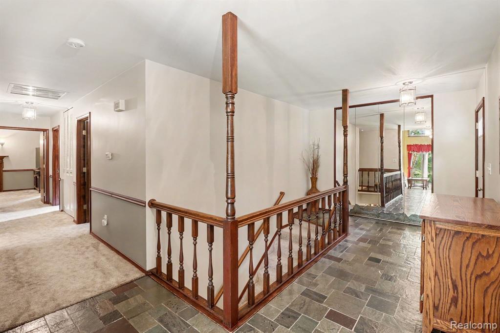 6300 Raddatz Road Property Photo 8