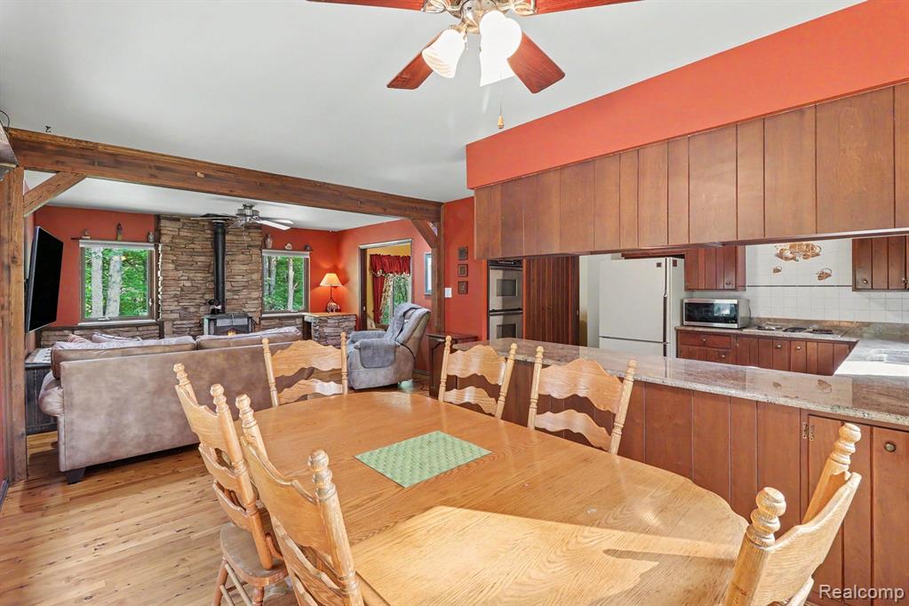 6300 Raddatz Road Property Photo 15