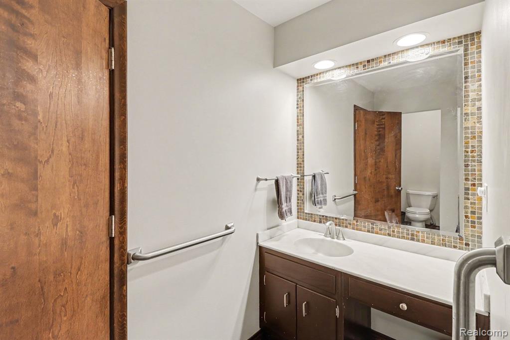 6300 Raddatz Road Property Photo 22
