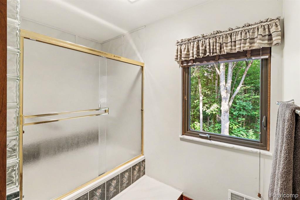 6300 Raddatz Road Property Photo 23