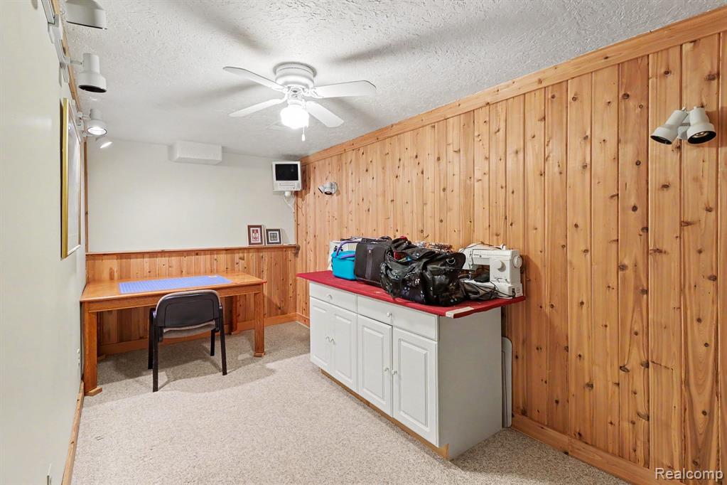6300 Raddatz Road Property Photo 31