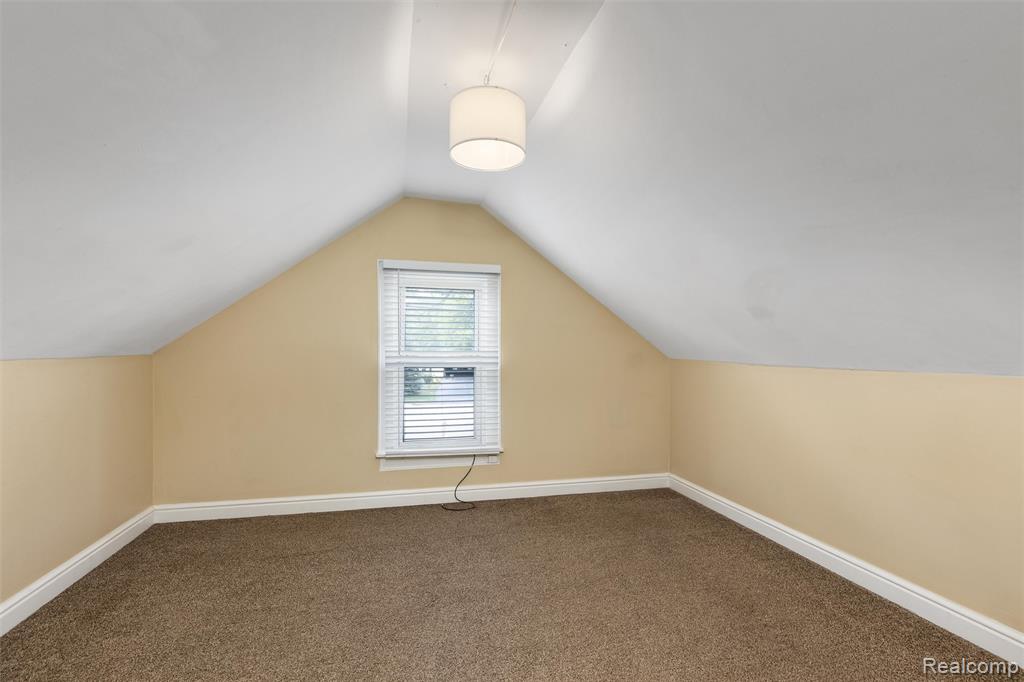 4465 S Center Road Property Photo 21