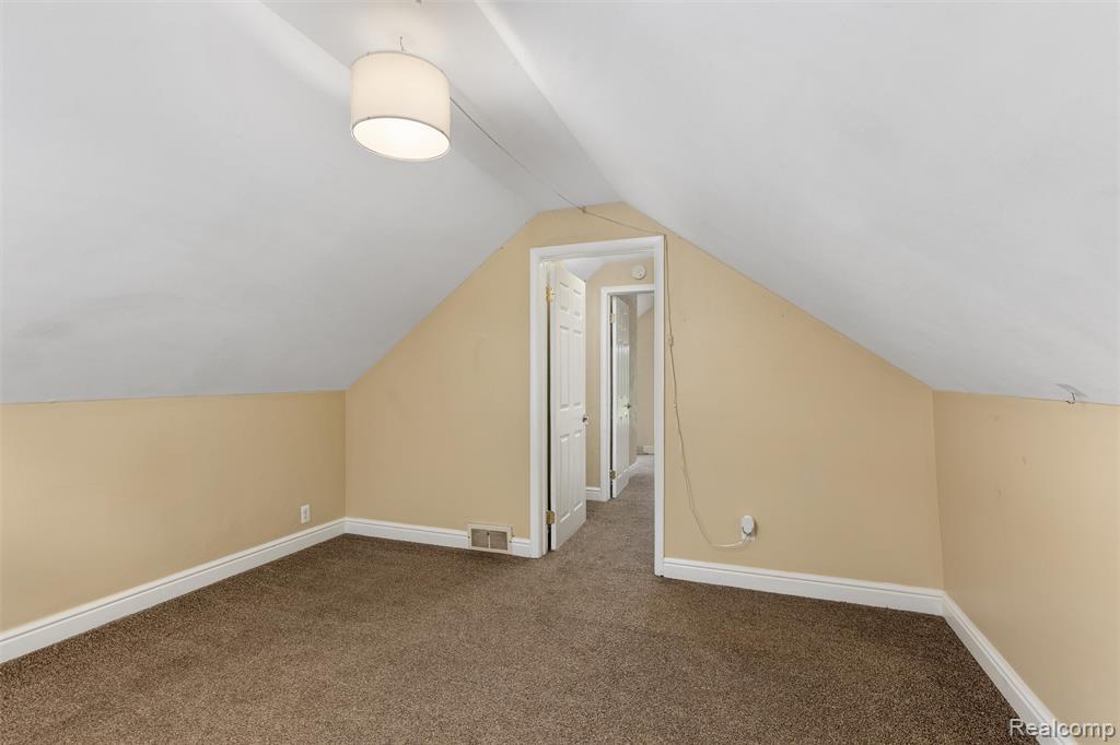 4465 S Center Road Property Photo 22