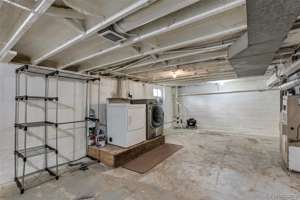 4465 S Center Road Property Photo 23