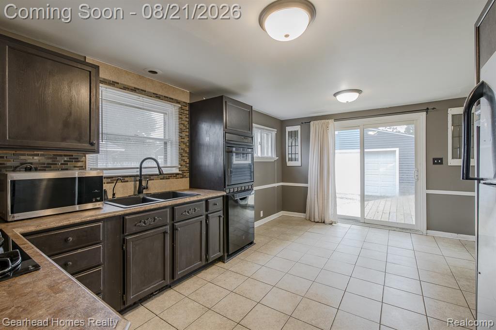 156 Myron Street Property Photo 9