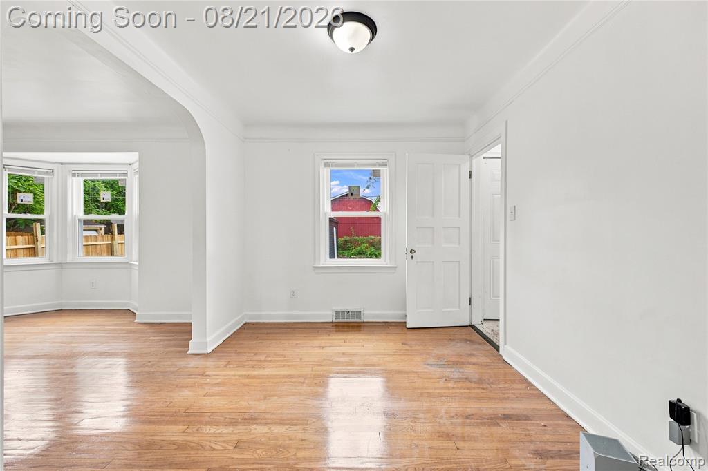 12540 E Outer Drive Property Photo 4
