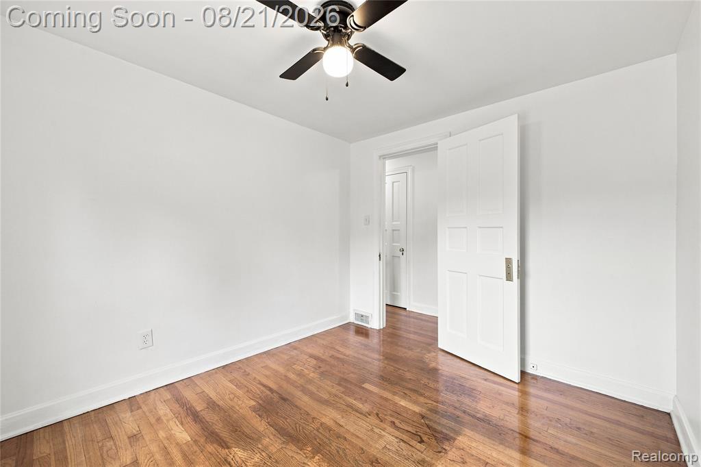 12540 E Outer Drive Property Photo 18