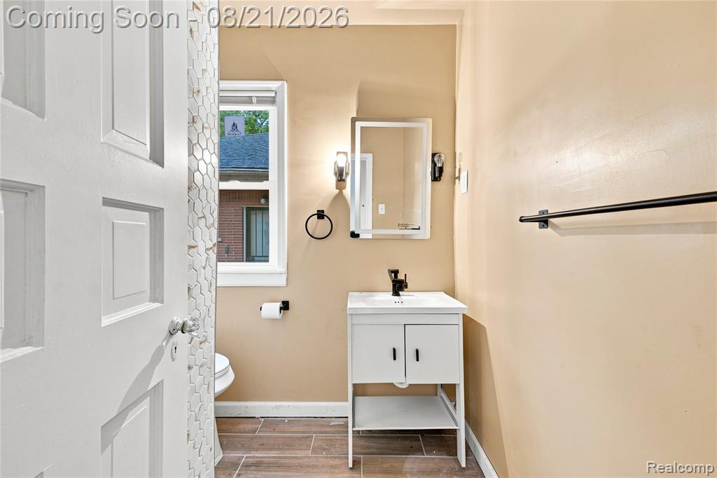 12540 E Outer Drive Property Photo 20