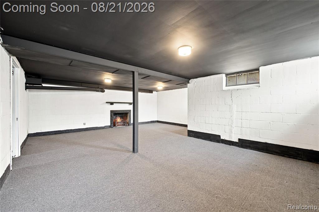 12540 E Outer Drive Property Photo 24