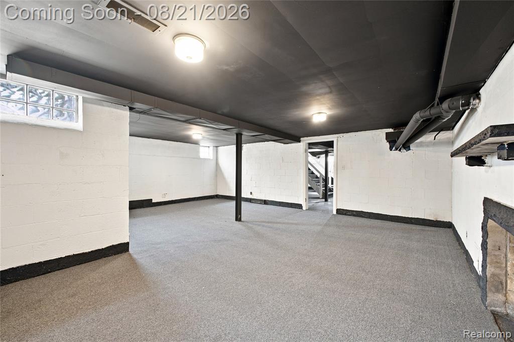 12540 E Outer Drive Property Photo 25