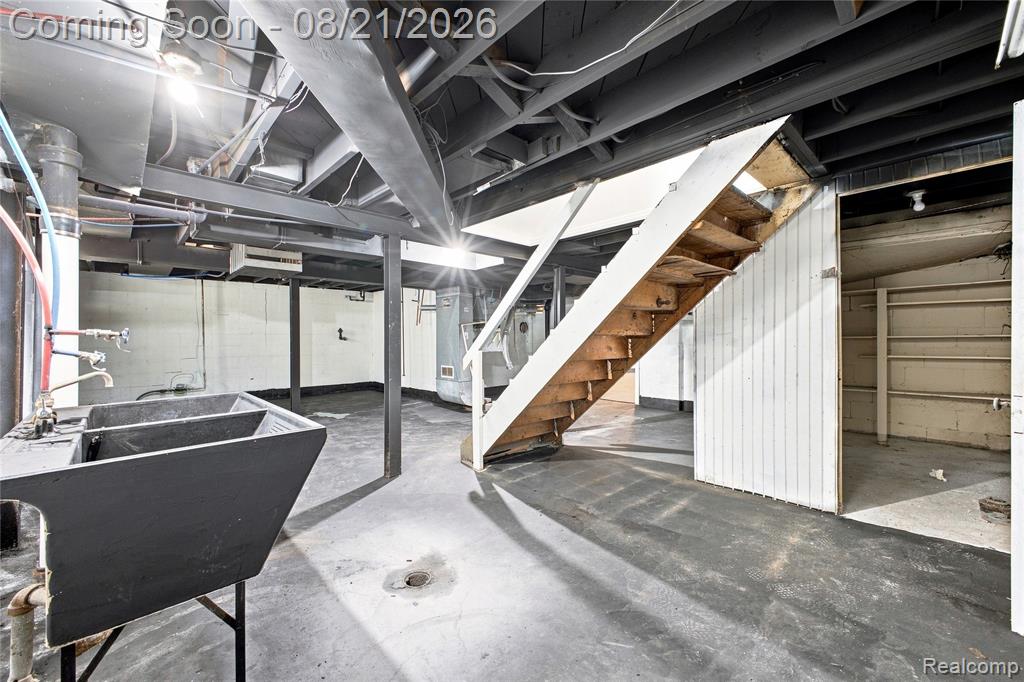12540 E Outer Drive Property Photo 26