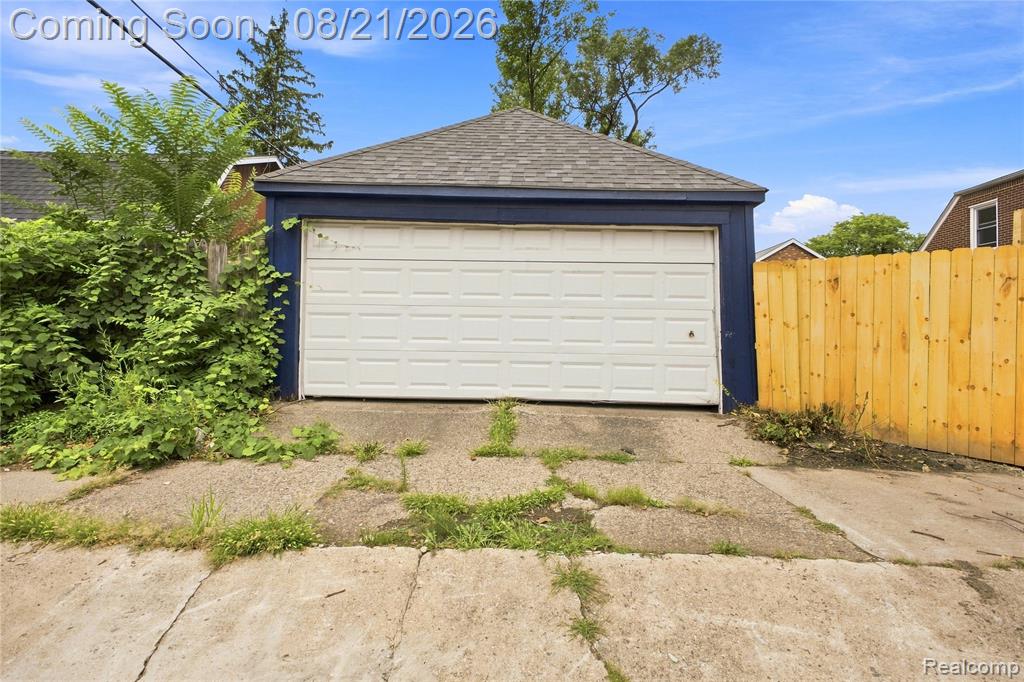 12540 E Outer Drive Property Photo 27