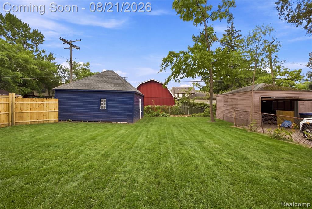 12540 E Outer Drive Property Photo 28