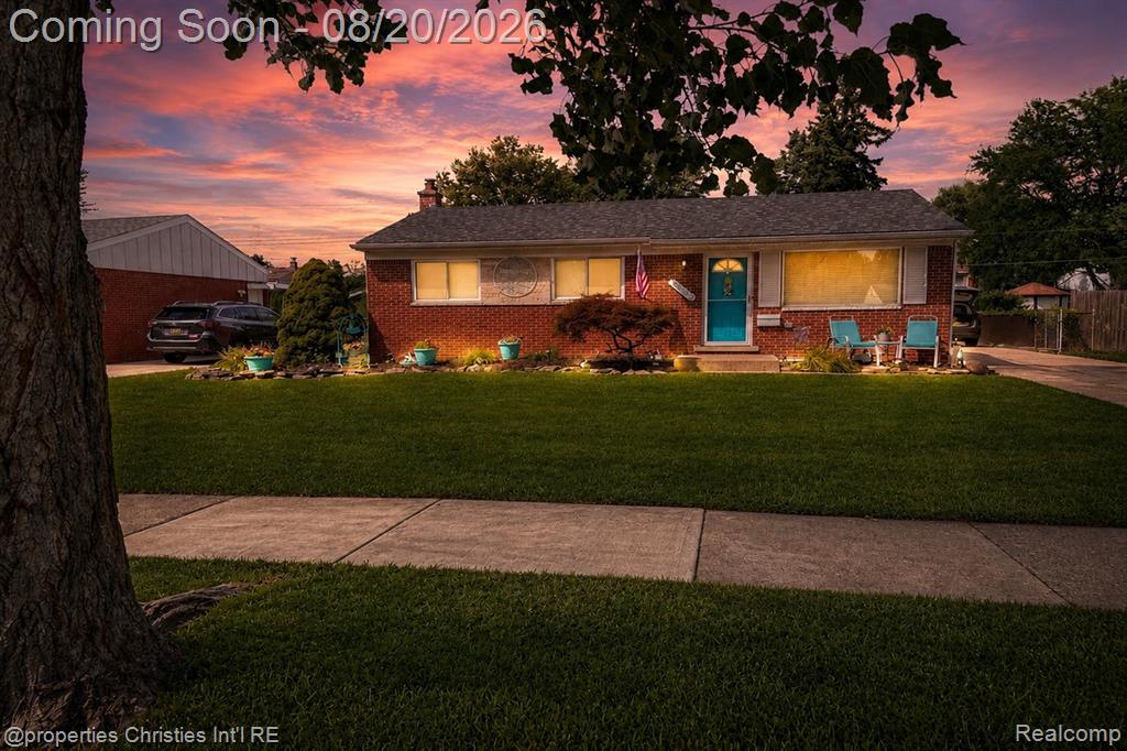 8823 Royce Drive