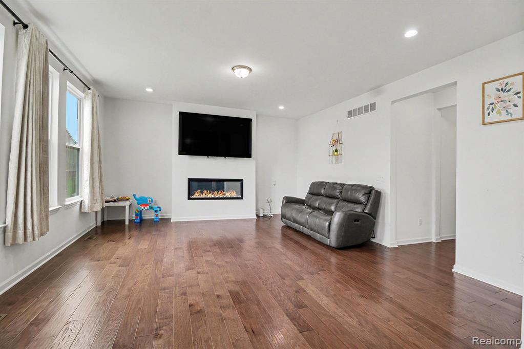 20847 Calabrese Drive Property Photo 3