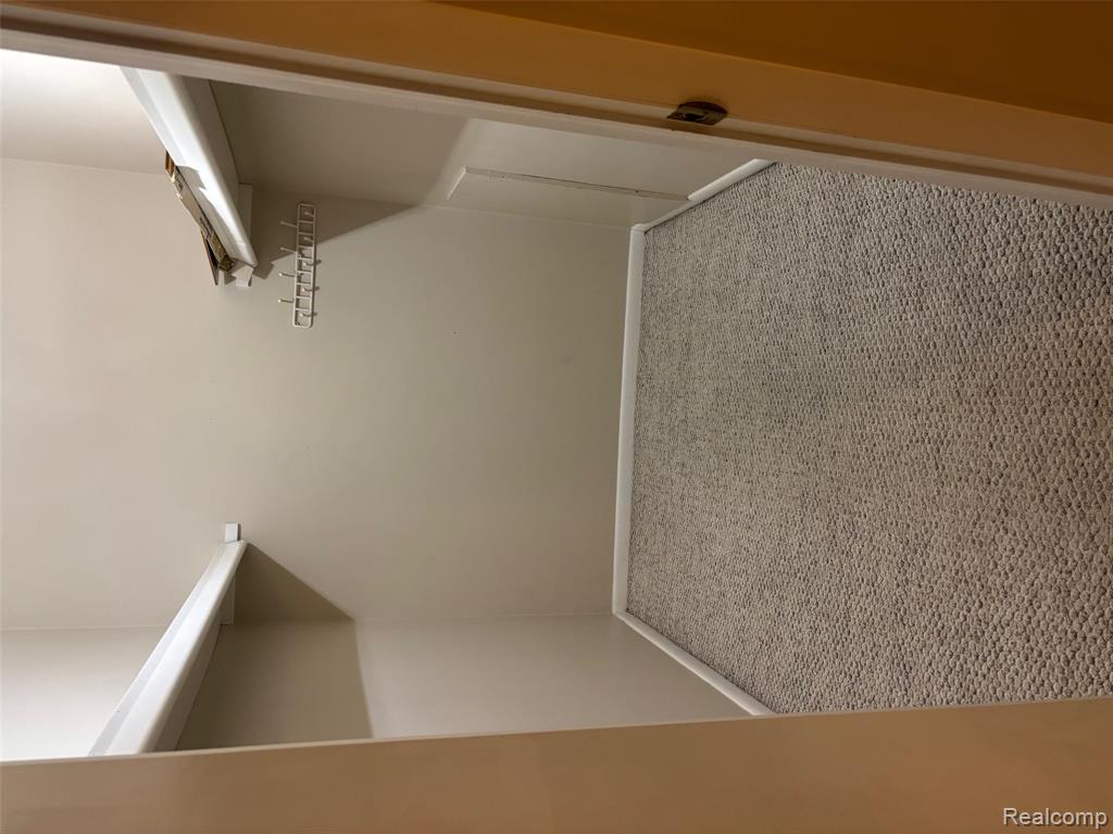 43256 Mound Road Property Photo 5