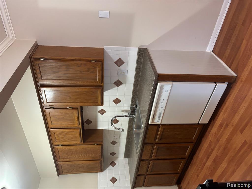 43256 Mound Road Property Photo 11