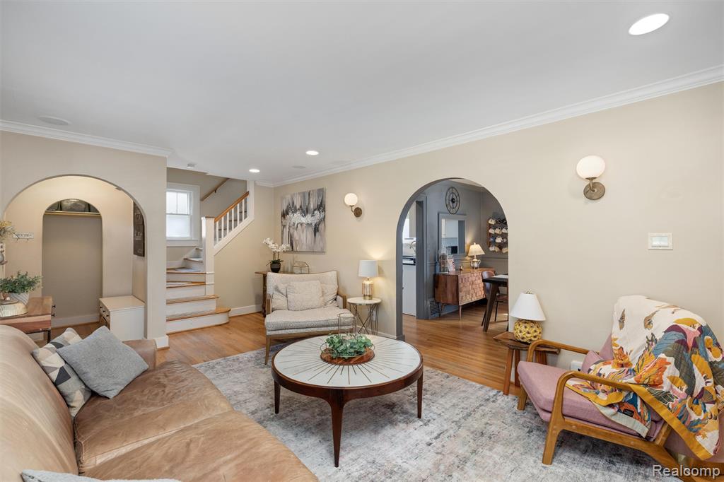 1208 Villa Road Property Photo 4