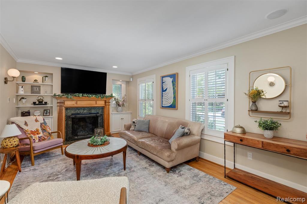 1208 Villa Road Property Photo 5