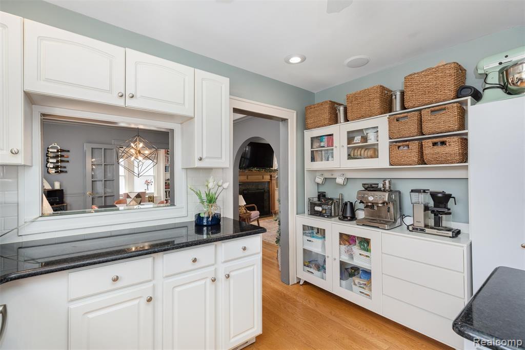 1208 Villa Road Property Photo 8