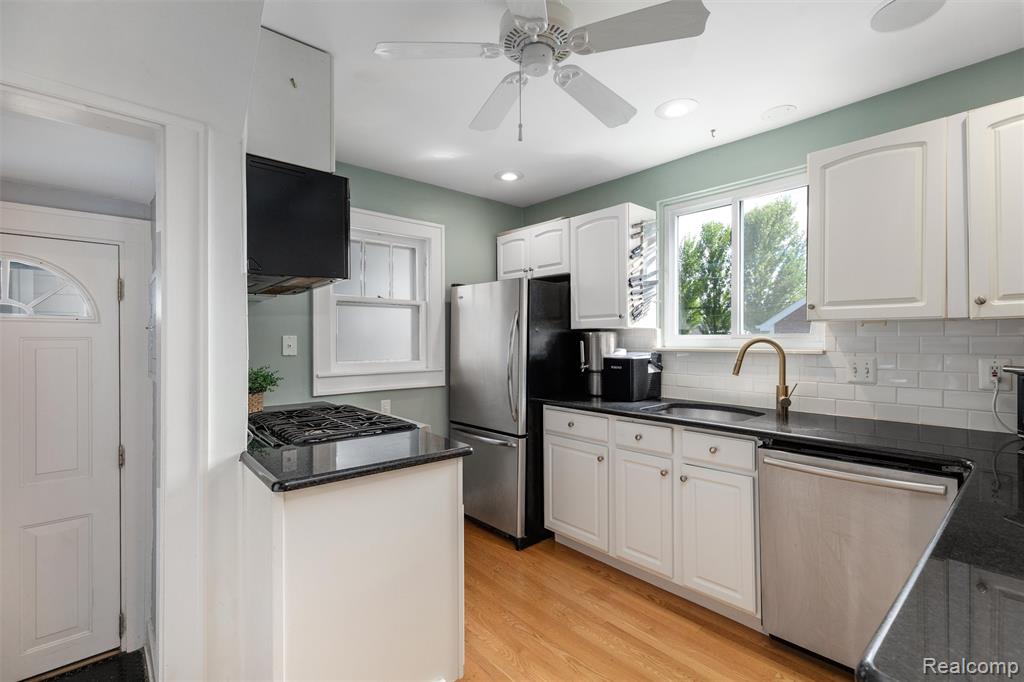 1208 Villa Road Property Photo 10