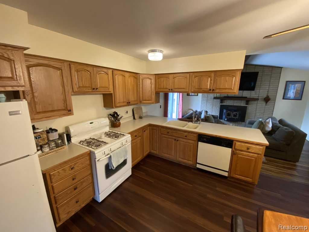 6850 Willow Creek Drive Property Photo 7