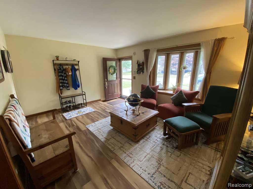 6850 Willow Creek Drive Property Photo 8