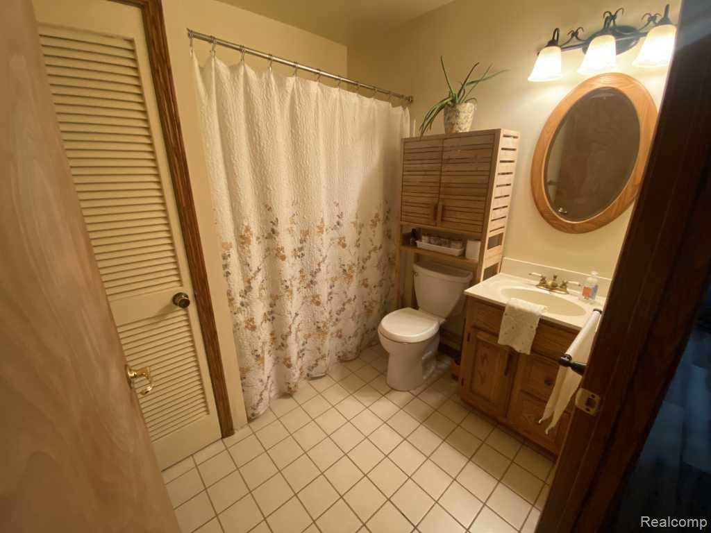 6850 Willow Creek Drive Property Photo 11