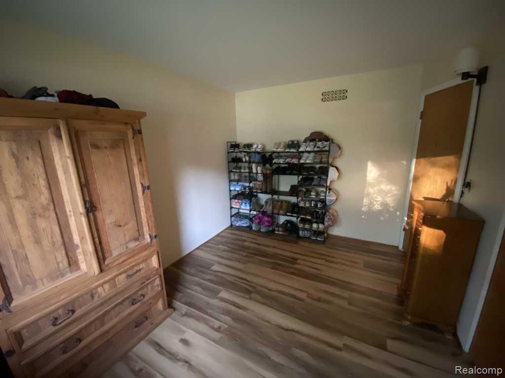 6850 Willow Creek Drive Property Photo 13