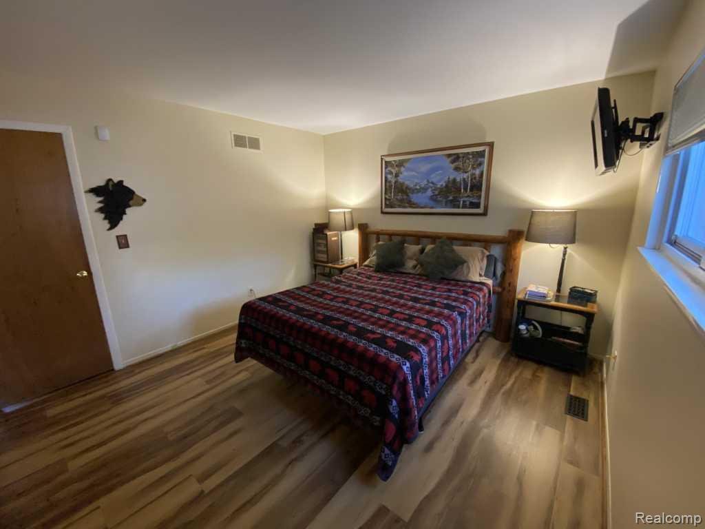 6850 Willow Creek Drive Property Photo 14