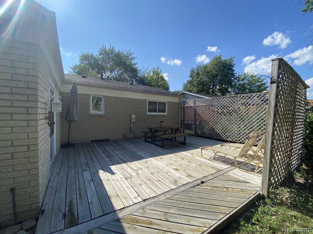 6850 Willow Creek Drive Property Photo 15