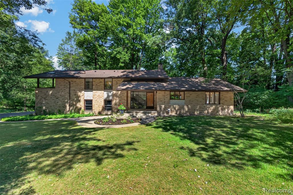 7388 Lindenmere Drive Property Photo 1