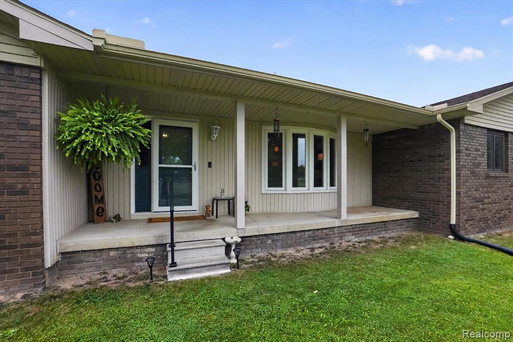 6895 Stow Road Property Photo 2