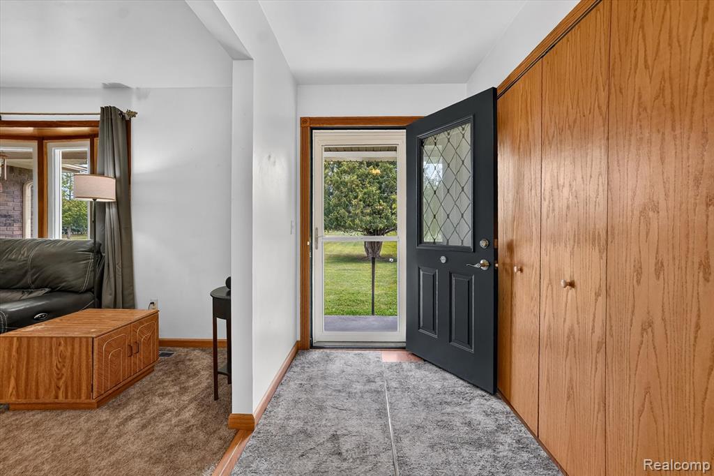 6895 Stow Road Property Photo 3