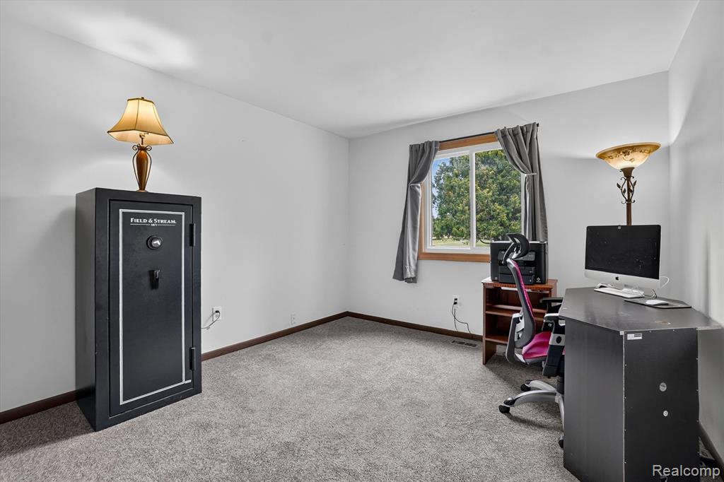 6895 Stow Road Property Photo 19
