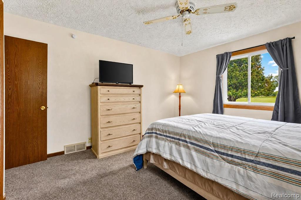 6895 Stow Road Property Photo 22