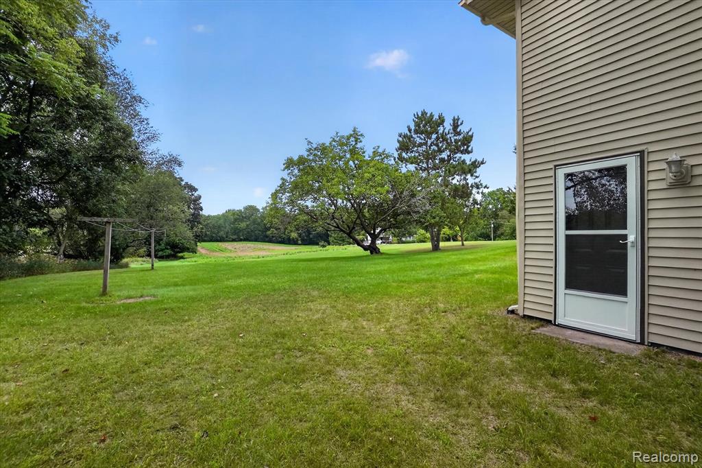 6895 Stow Road Property Photo 29