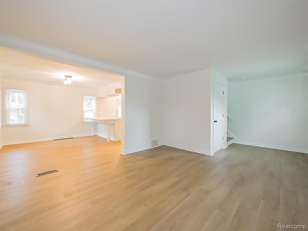 19211 Pierson Street Property Photo 4