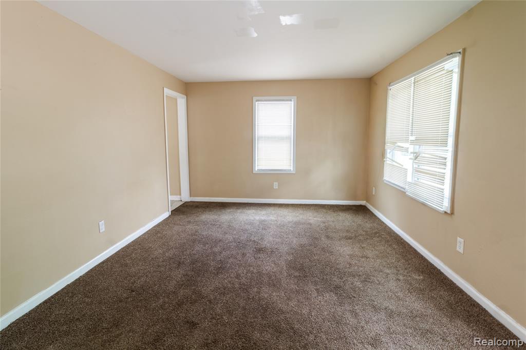 12324 Lansdowne Street Property Photo 3