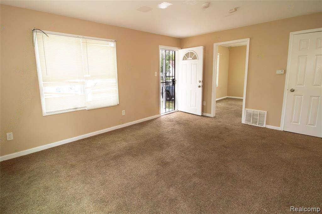 12324 Lansdowne Street Property Photo 5