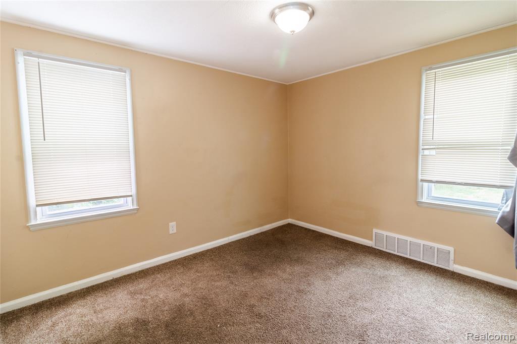12324 Lansdowne Street Property Photo 11