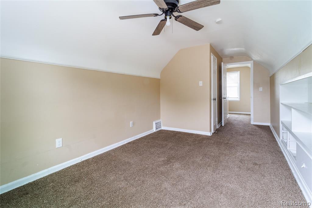12324 Lansdowne Street Property Photo 19