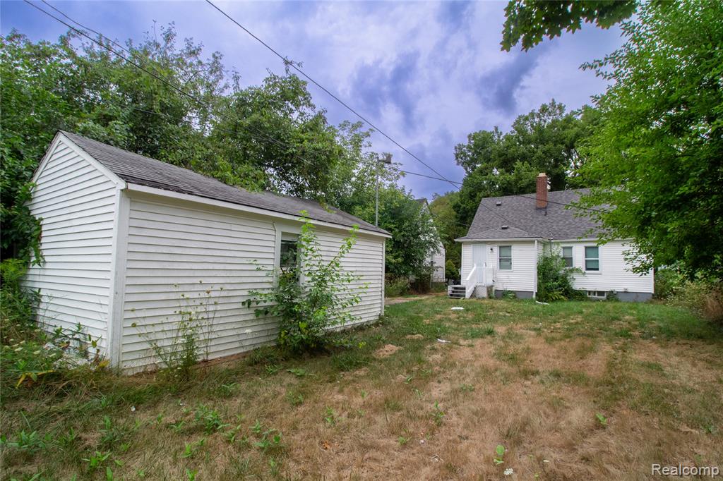 12324 Lansdowne Street Property Photo 23