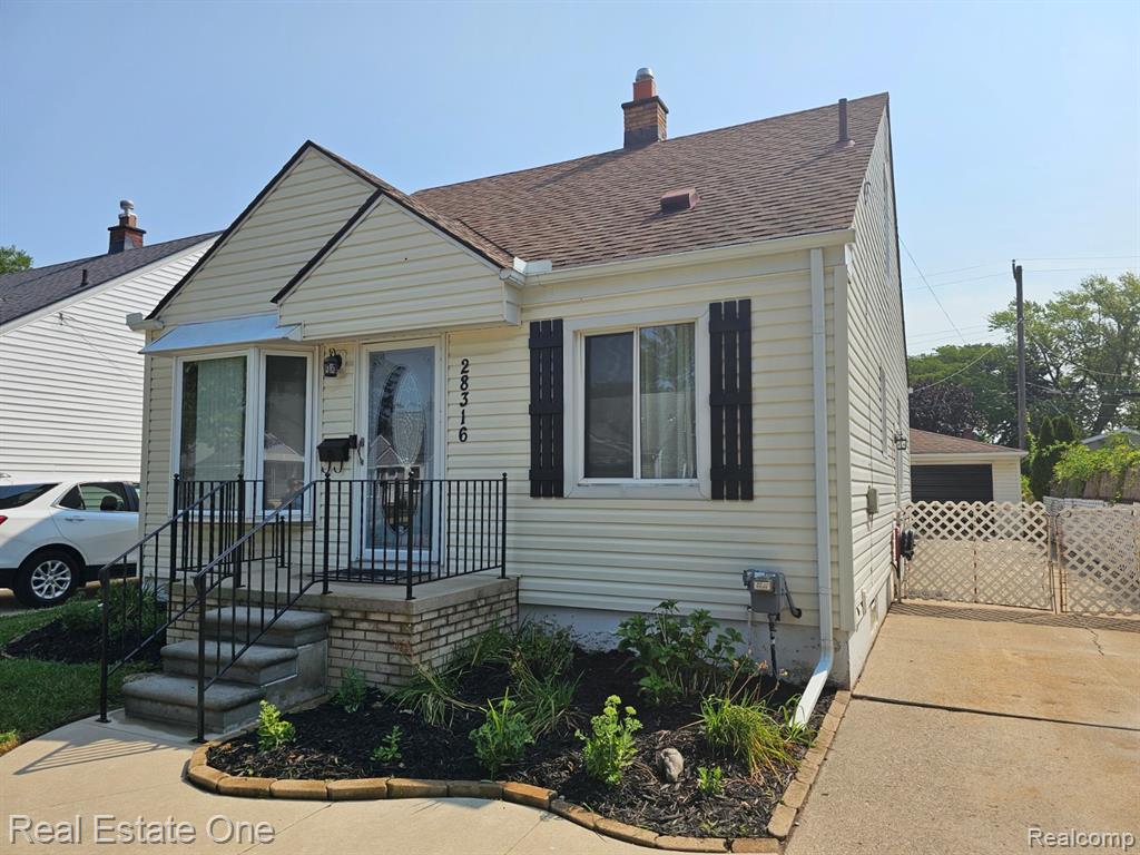28316 Larchmont Street Property Photo 1
