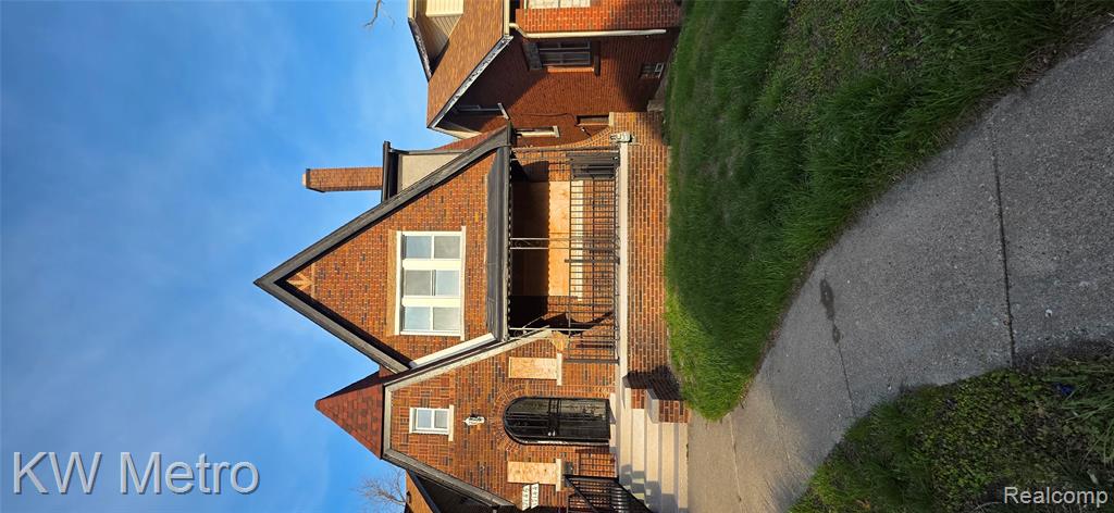 17144 Greenlawn Street Property Photo 1