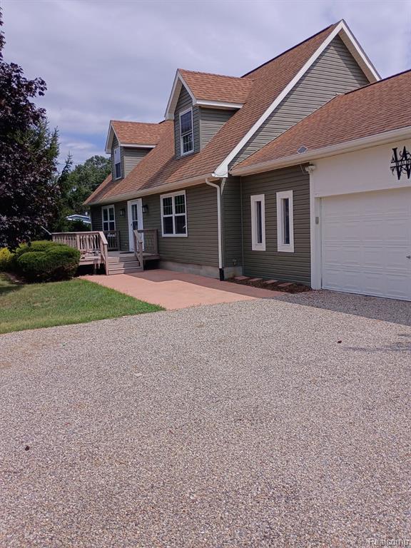 15465 Rhoades Lane Property Photo 1