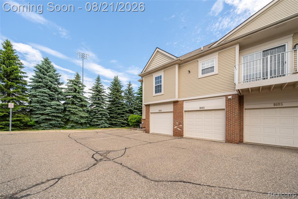 9201 Addington Drive Property Photo 6