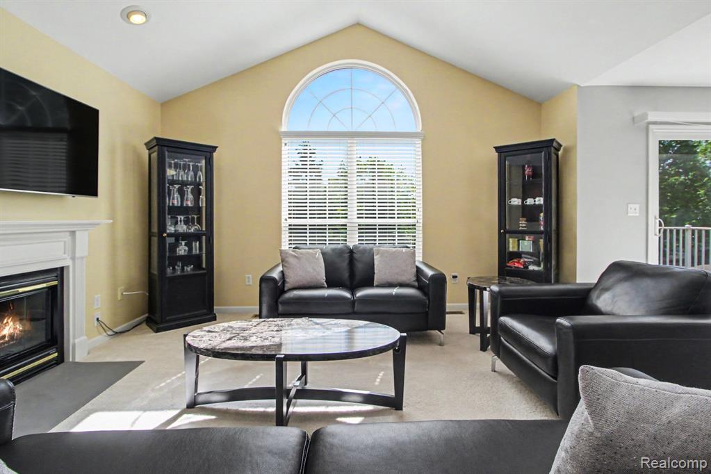 24211 Chesapeake Circle Property Photo 3