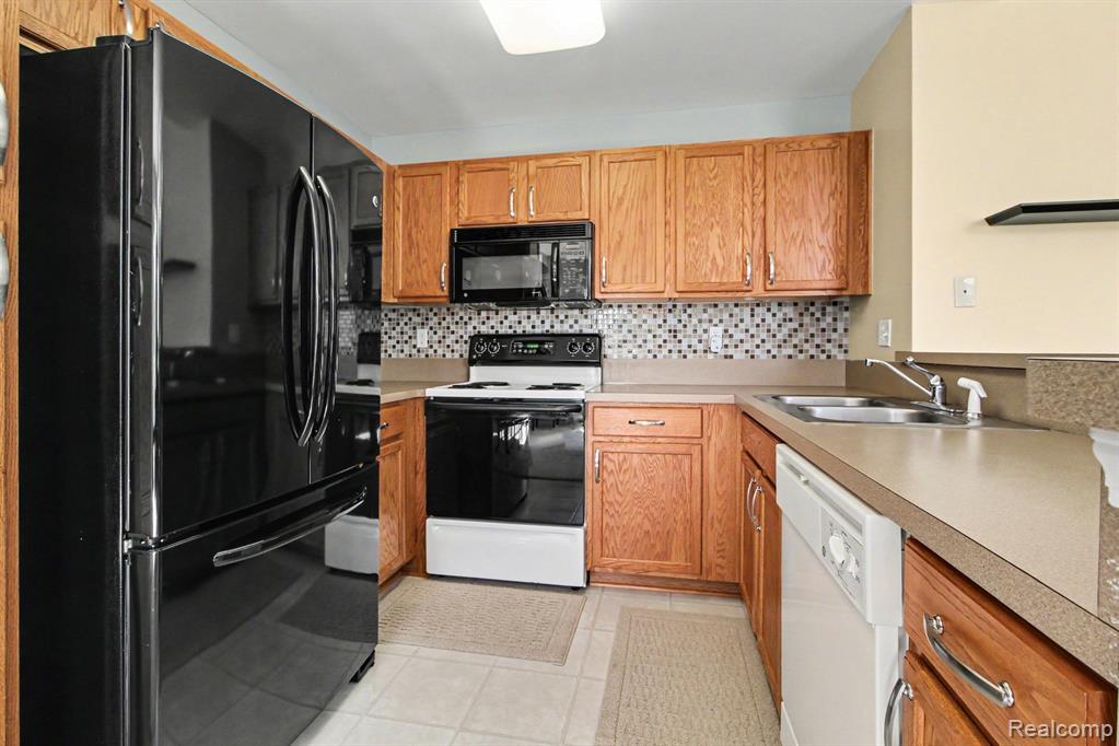 24211 Chesapeake Circle Property Photo 7