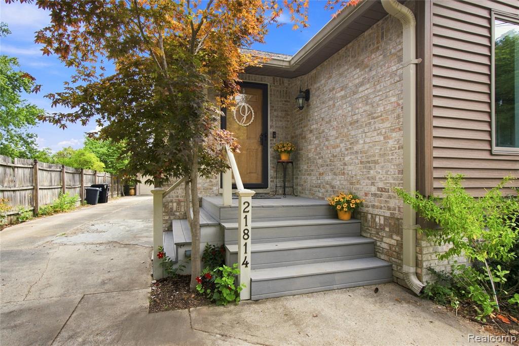 21814 Parker Street Property Photo 2